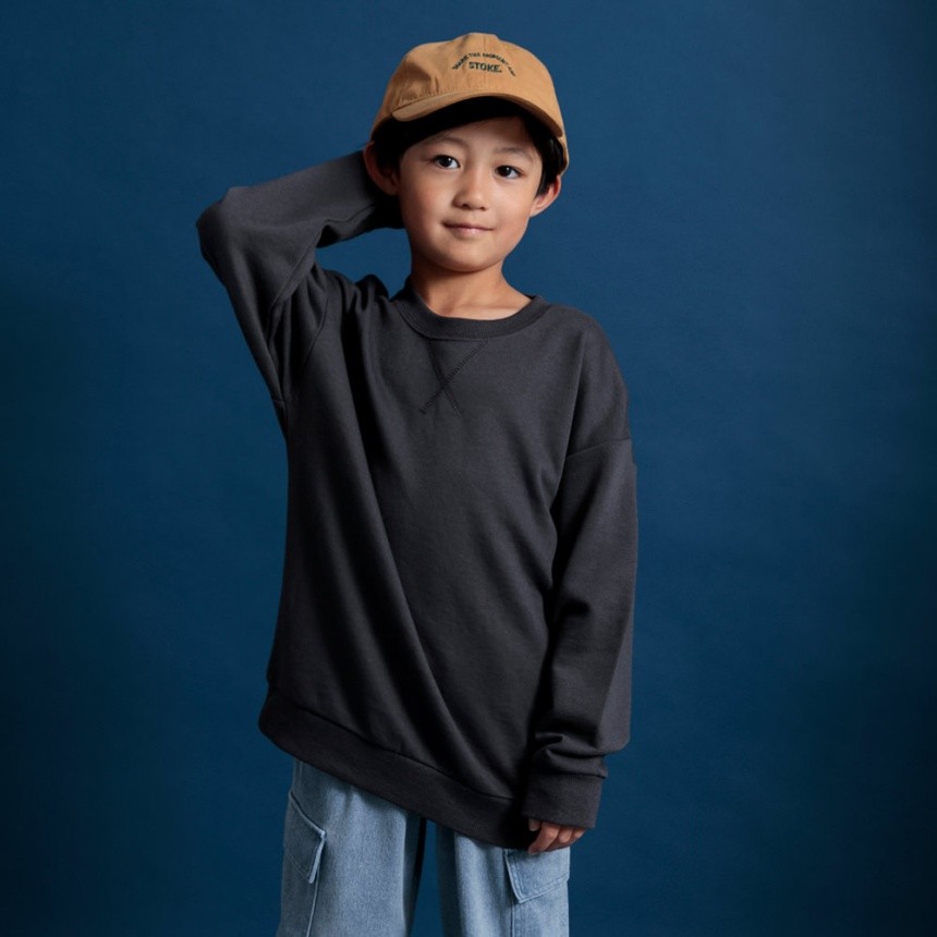 チャコールグレー