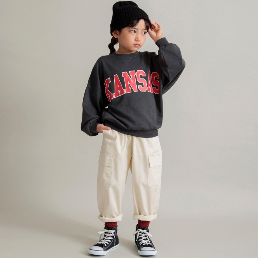 チャコールグレー