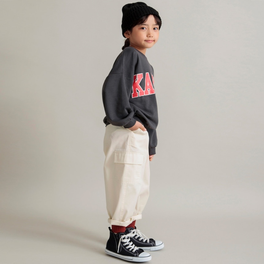 チャコールグレー