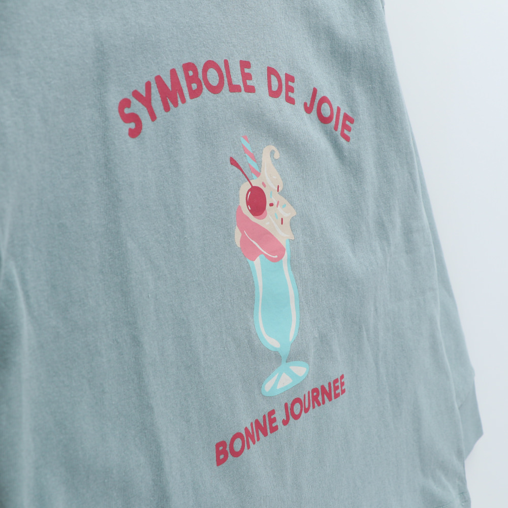 ライトグリーン