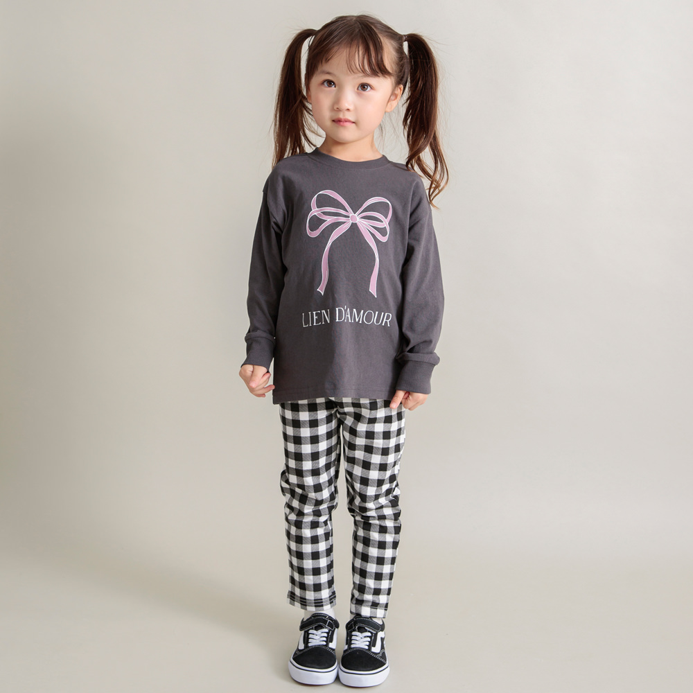 チャコールグレー