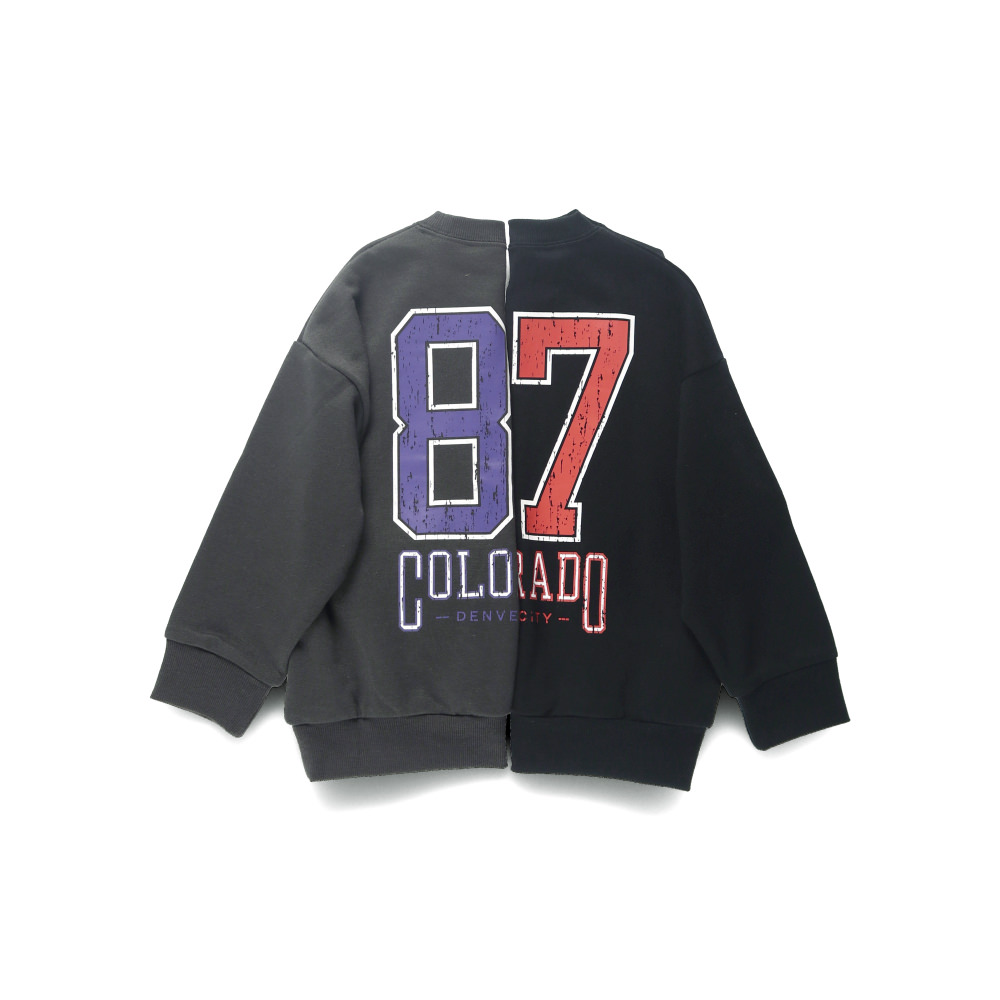 チャコールグレー