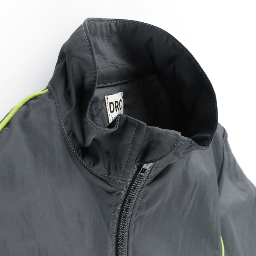 チャコールグレー