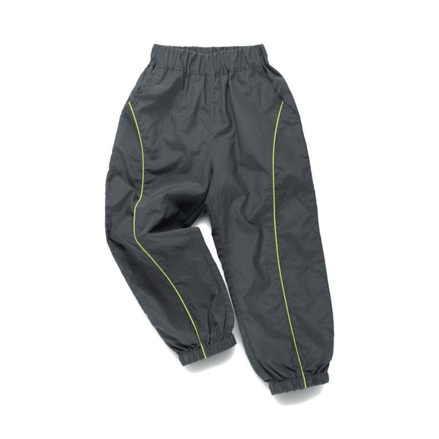 チャコールグレー