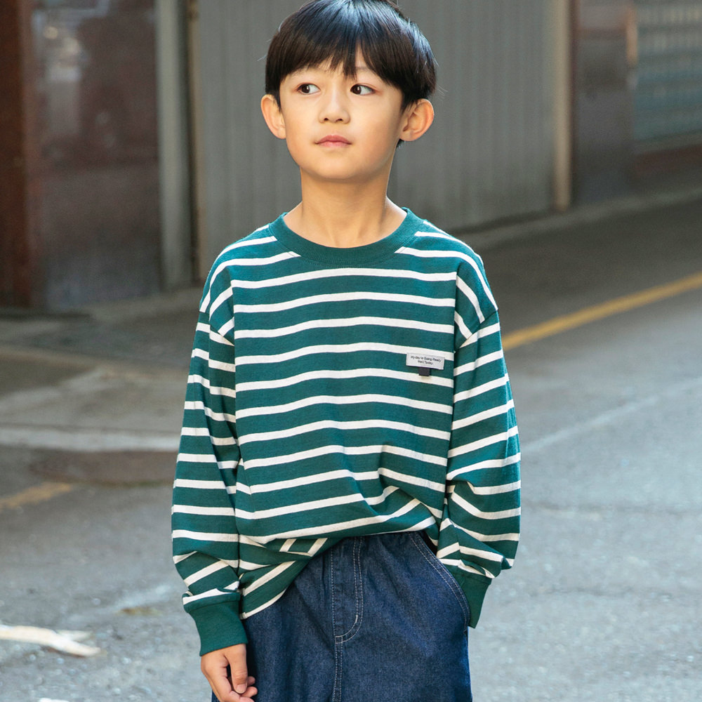 ダークグリーン