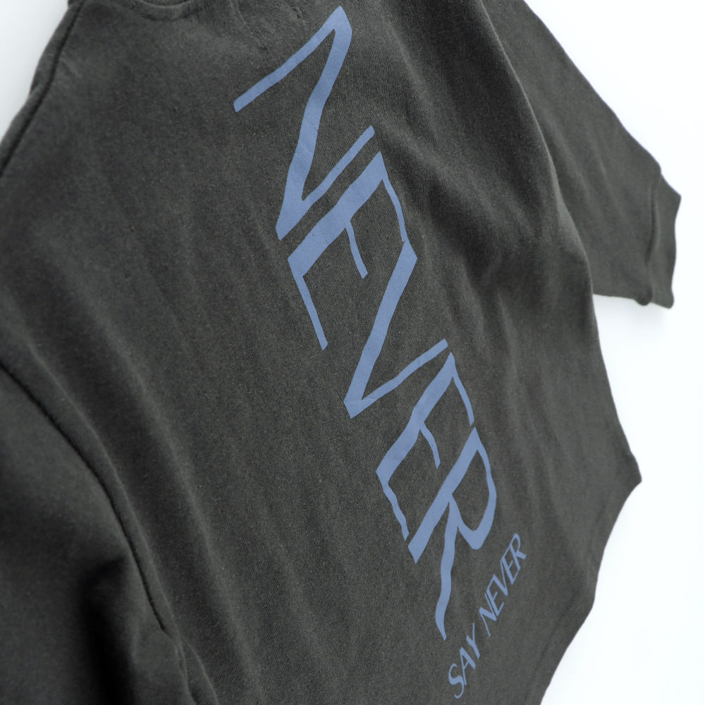 チャコールグレー