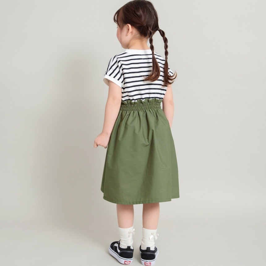 カーキグリーン