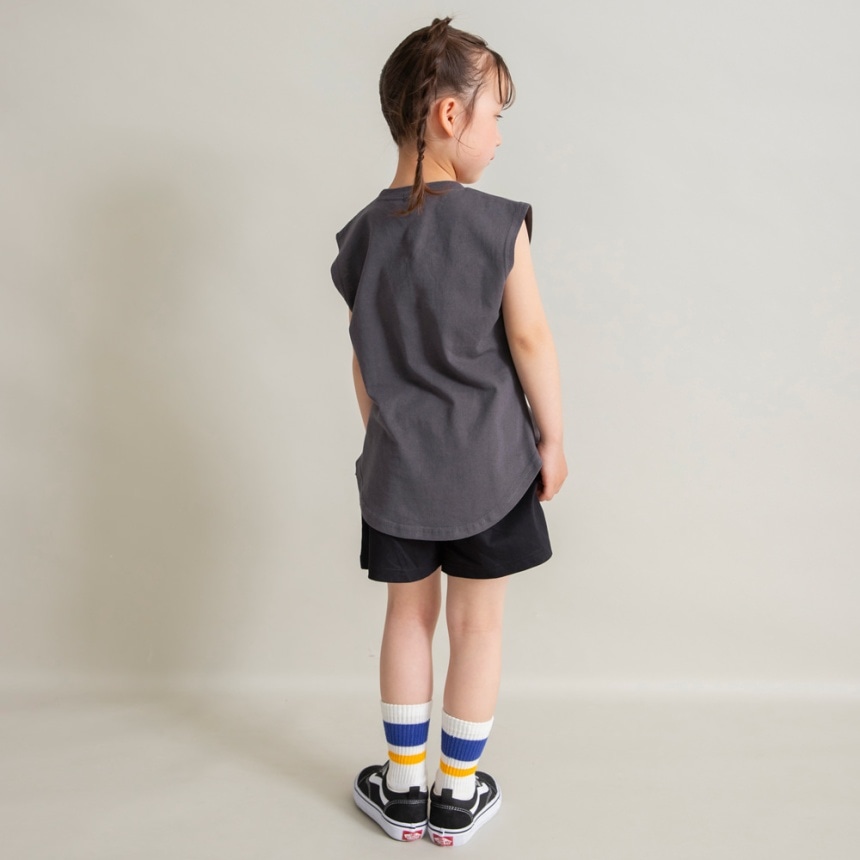 チャコールグレー