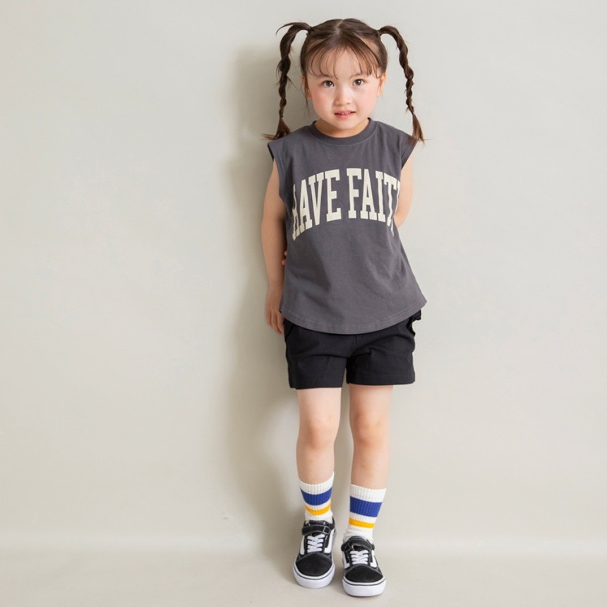 チャコールグレー