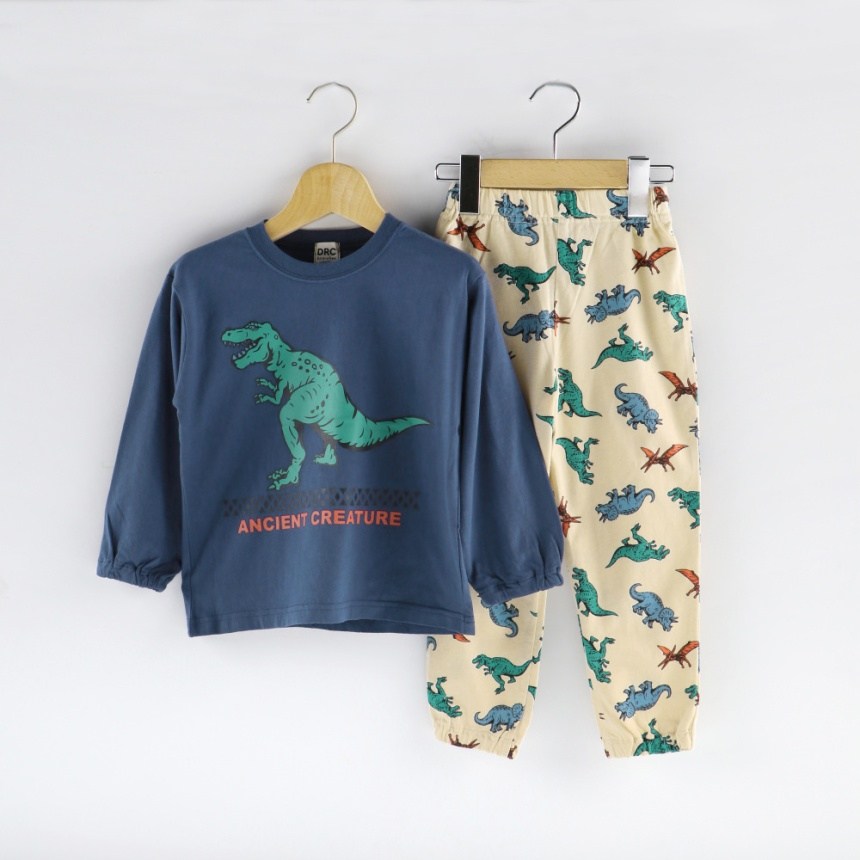 ネイビーブルー