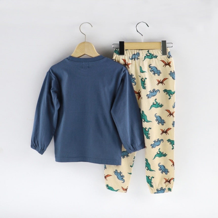 ネイビーブルー