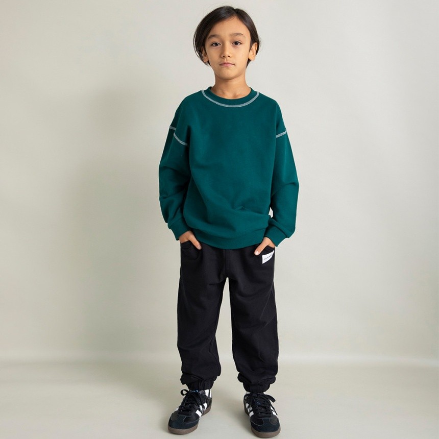 ダークグリーン