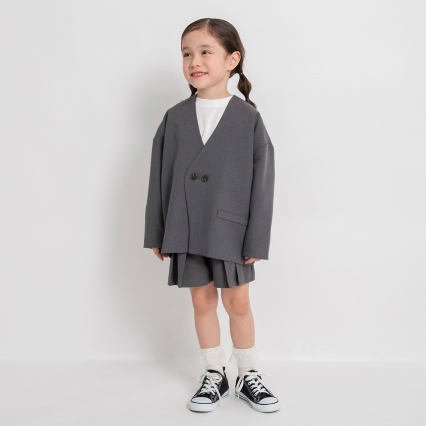 チャコールグレー