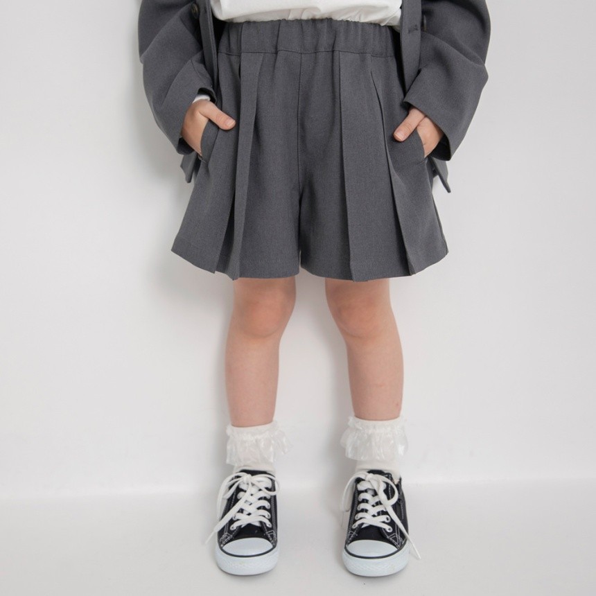 チャコールグレー