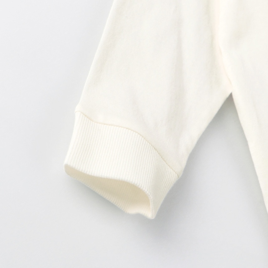 03_オフ白_いちご