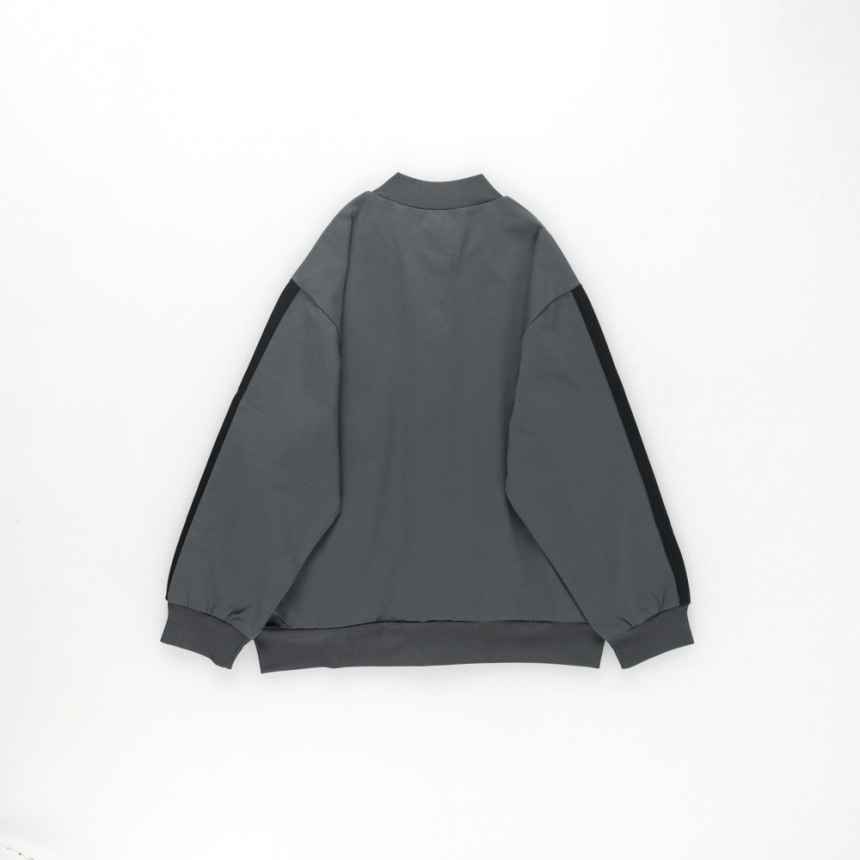 チャコールグレー