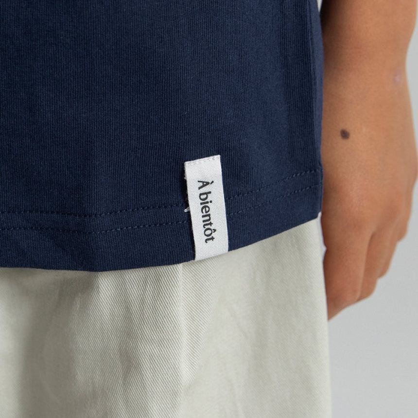 ネイビーブルー