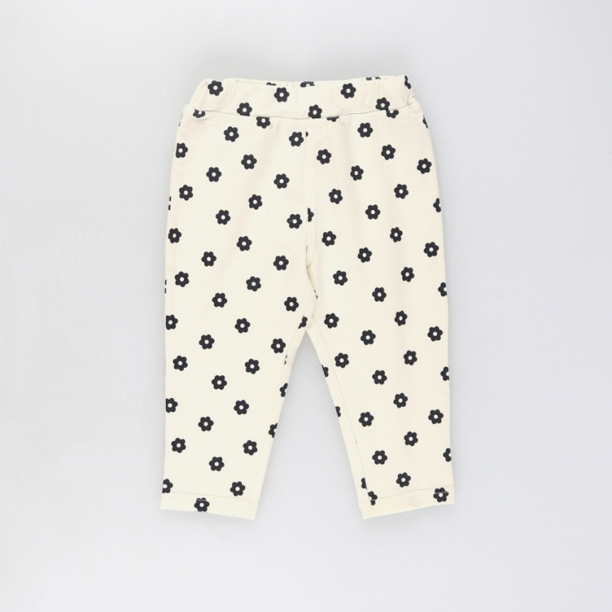 95:アイボリー_黒小花柄