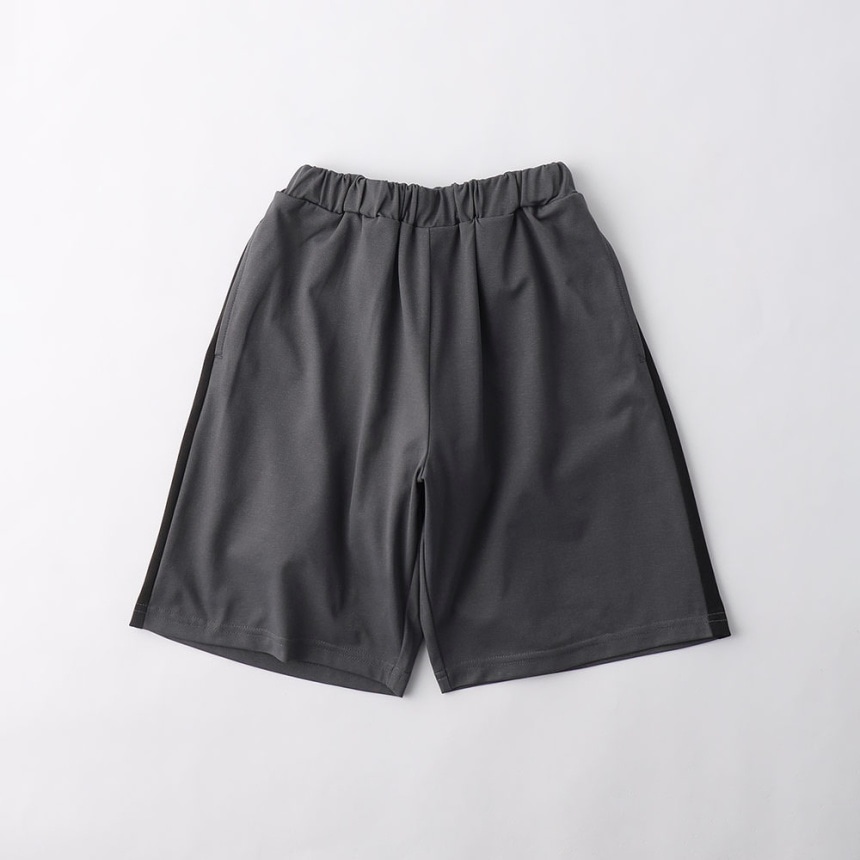 チャコールグレー