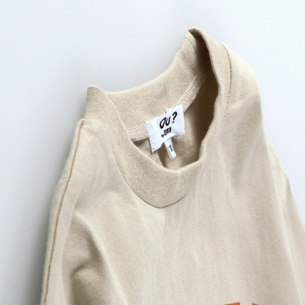 ライトベージュ