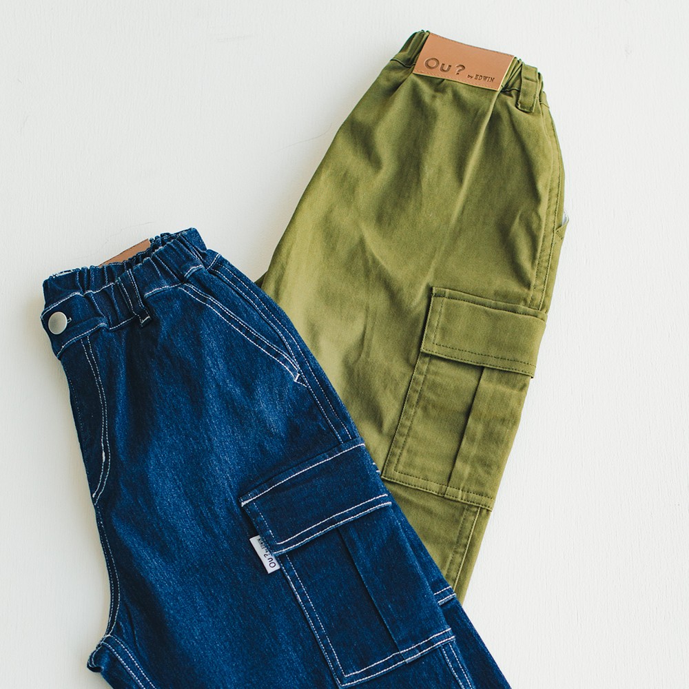 カーキグリーン