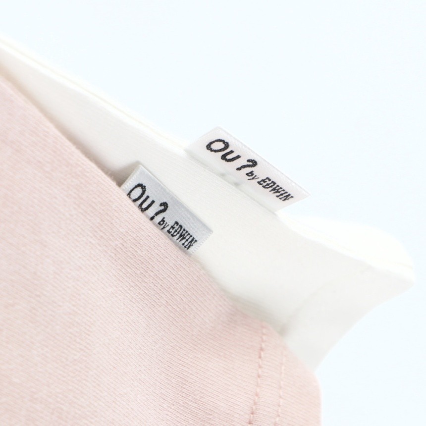 ピンクベージュ