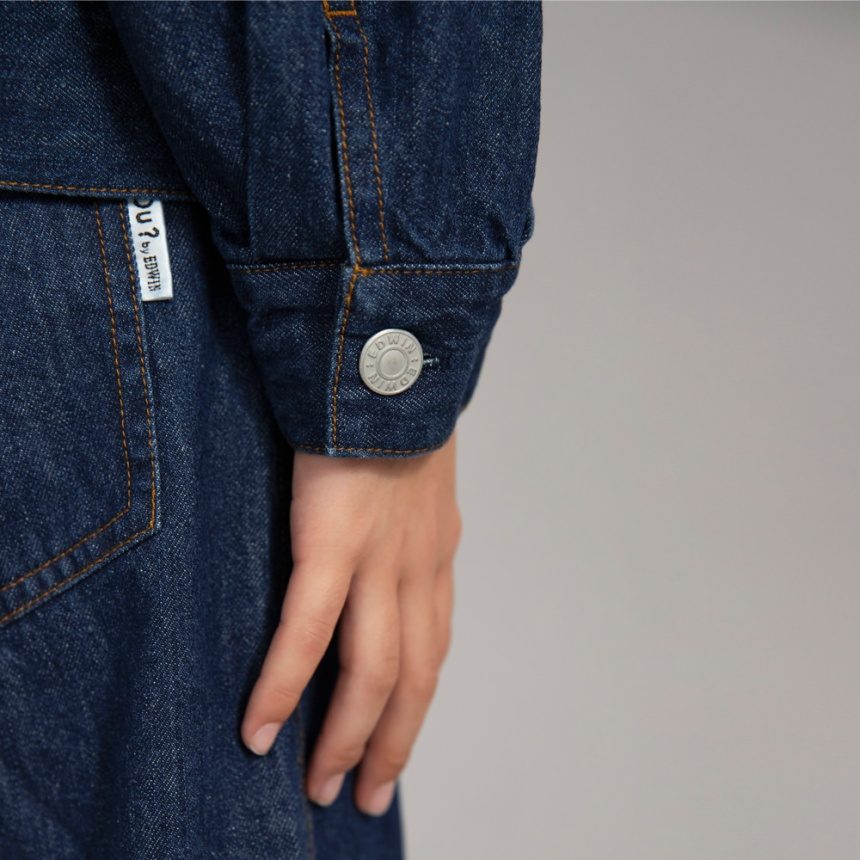 ネイビーブルー