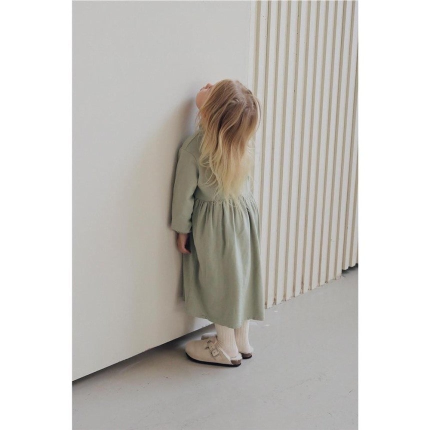 ライトグリーン