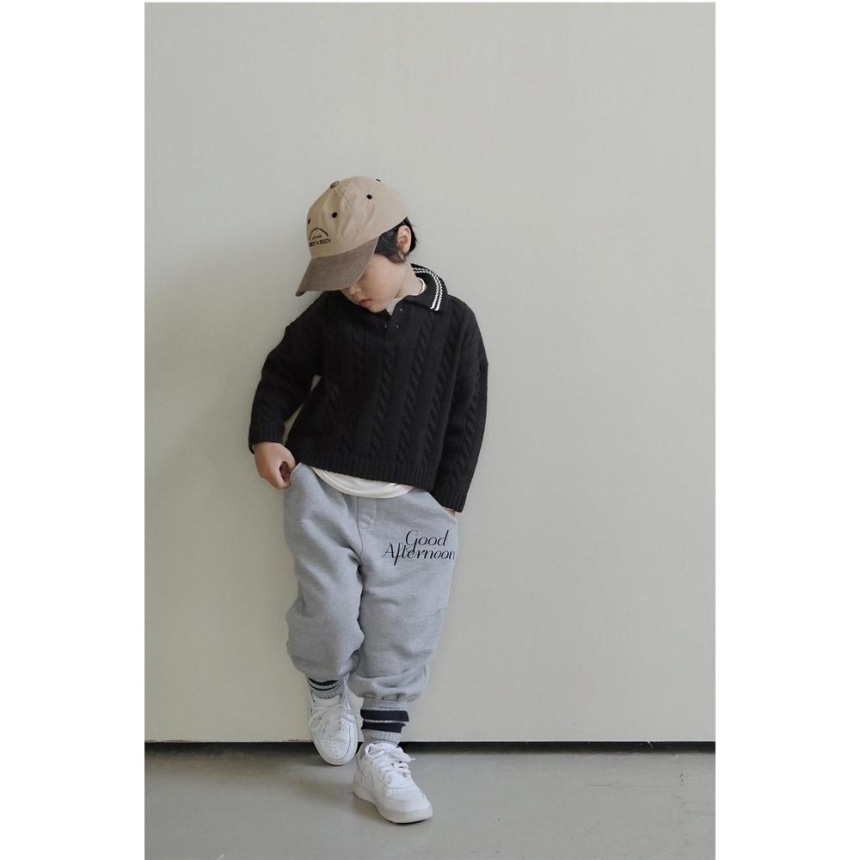 チャコールグレー