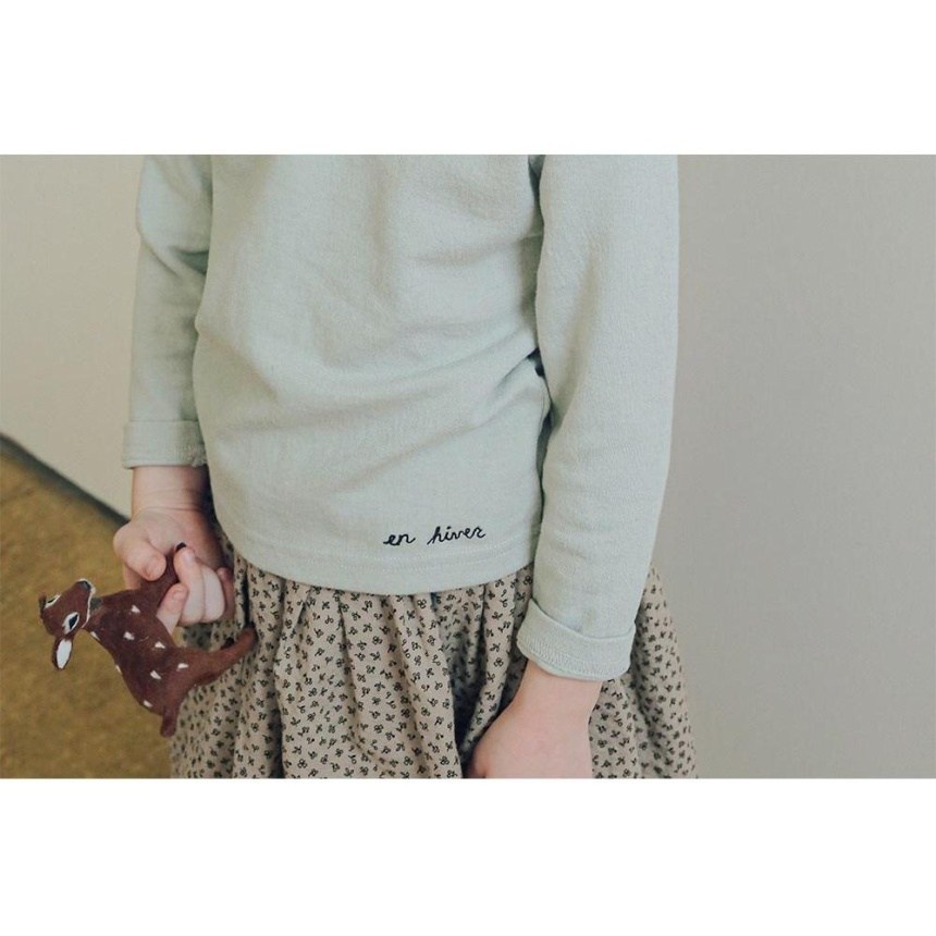 ライトグリーン