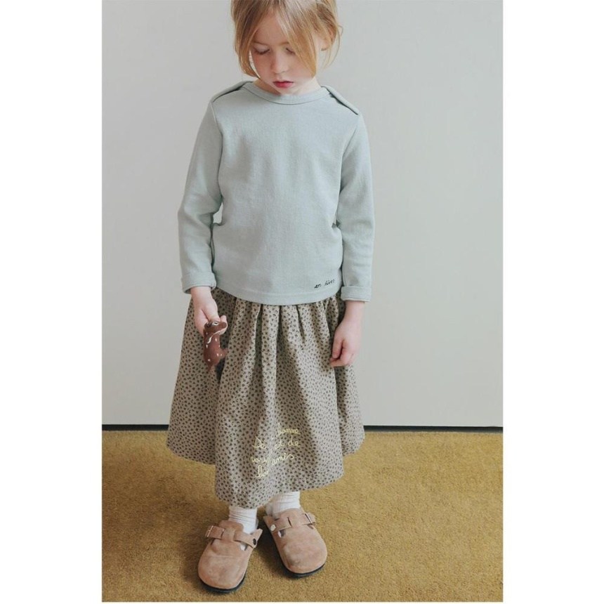 ライトグリーン