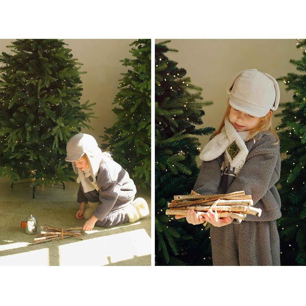 チャコールグレー