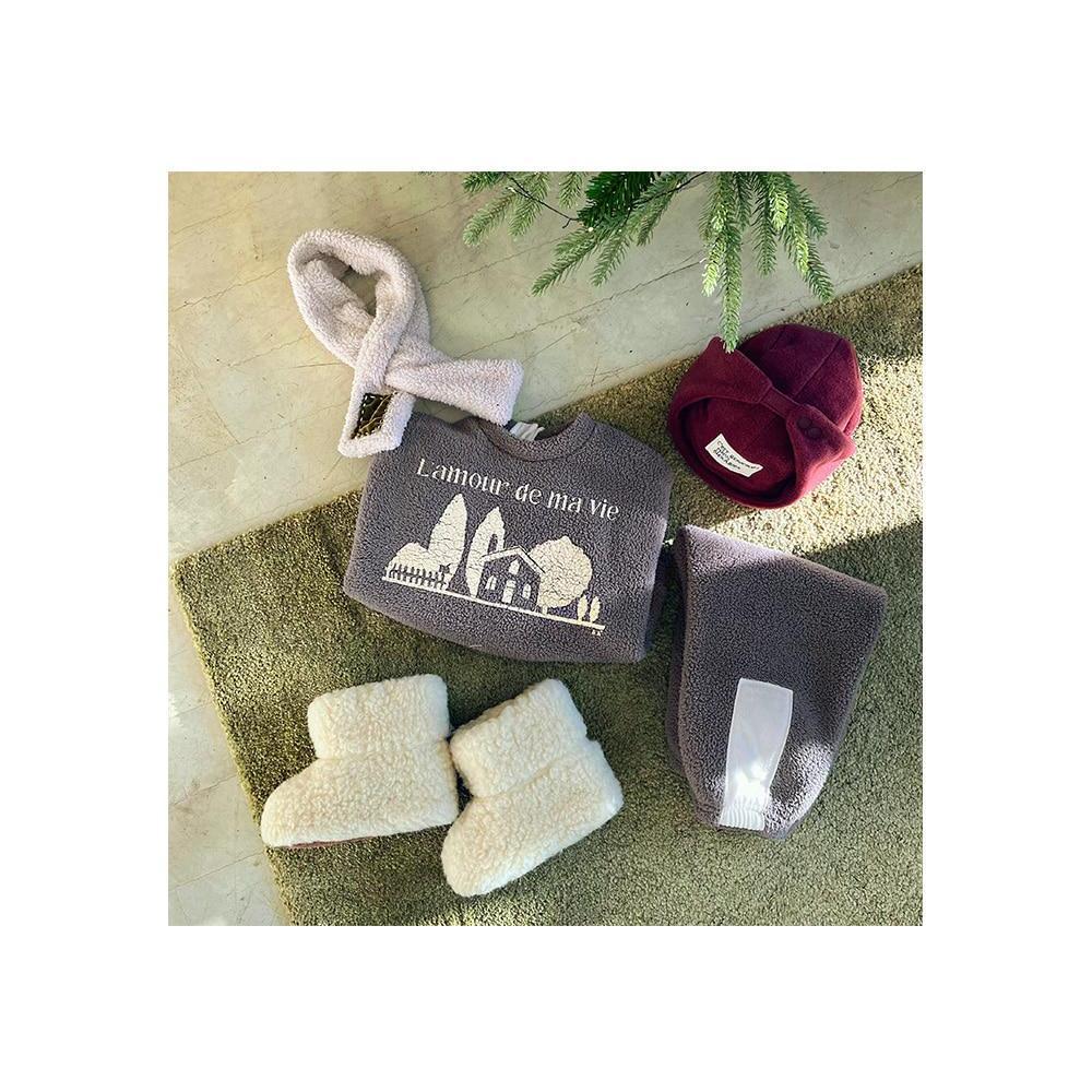 チャコールグレー