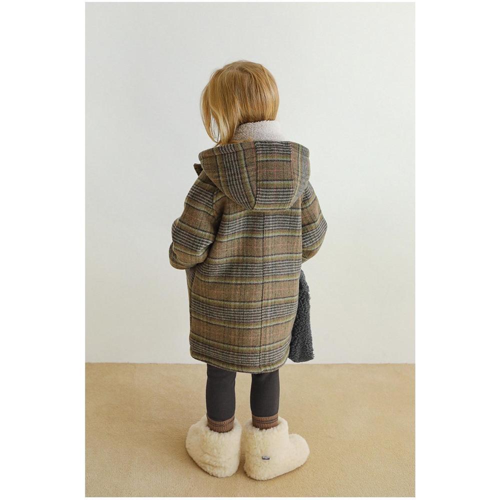 カーキグリーン