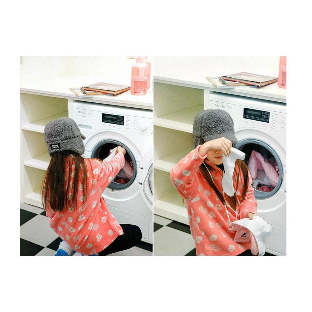 チャコールグレー