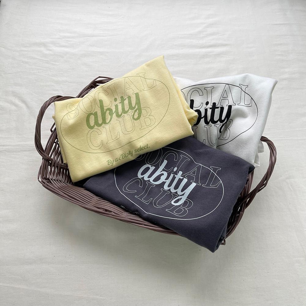 チャコールグレー