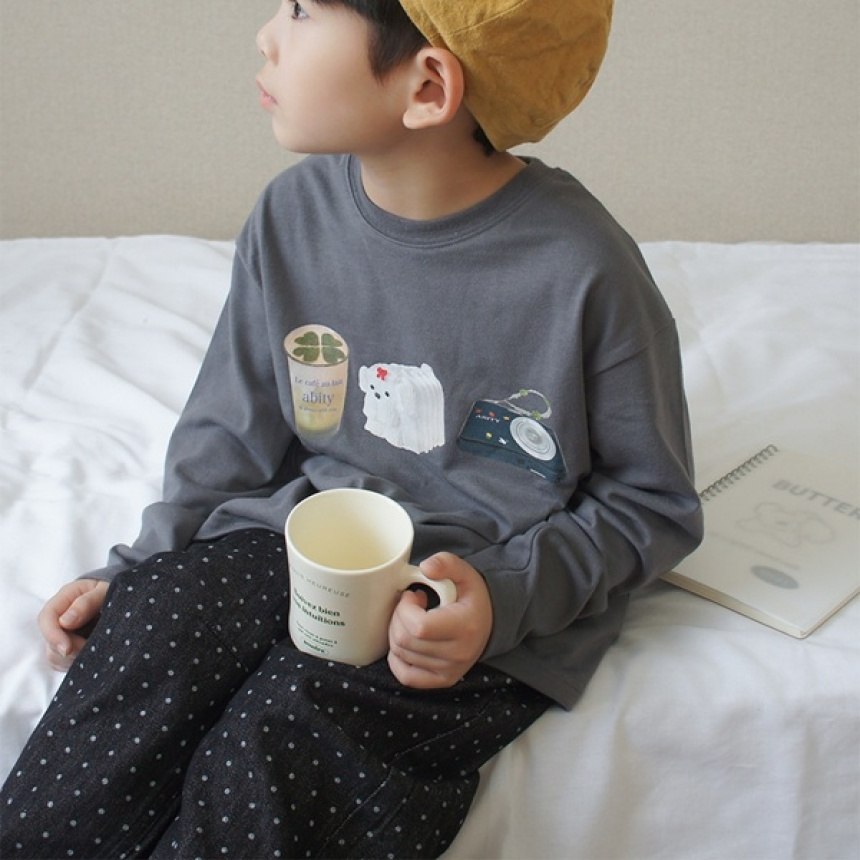 チャコールグレー