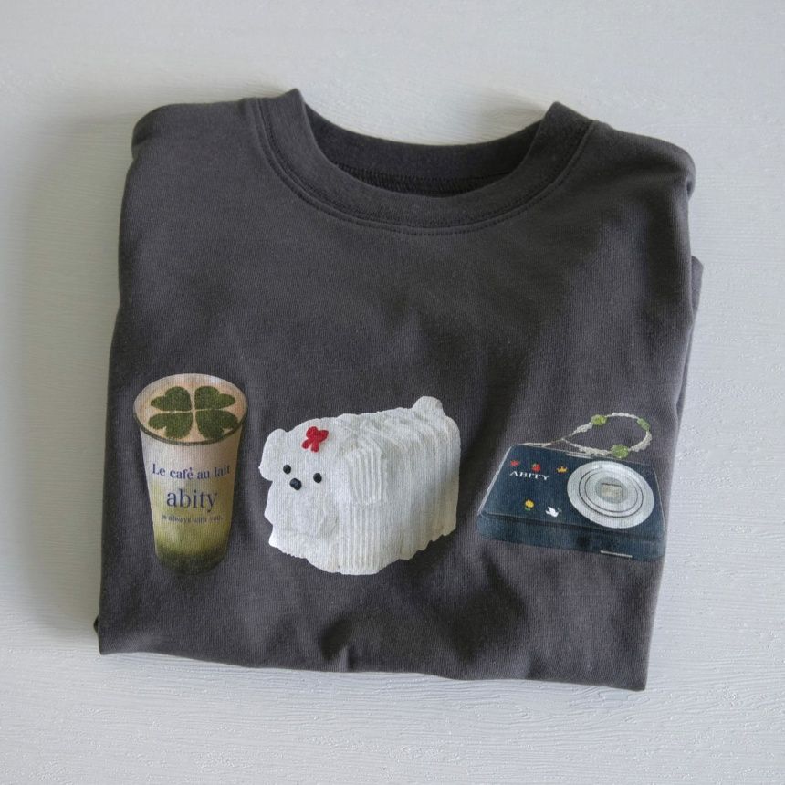 チャコールグレー