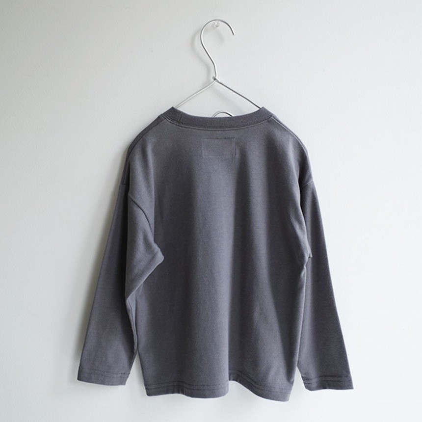 チャコールグレー