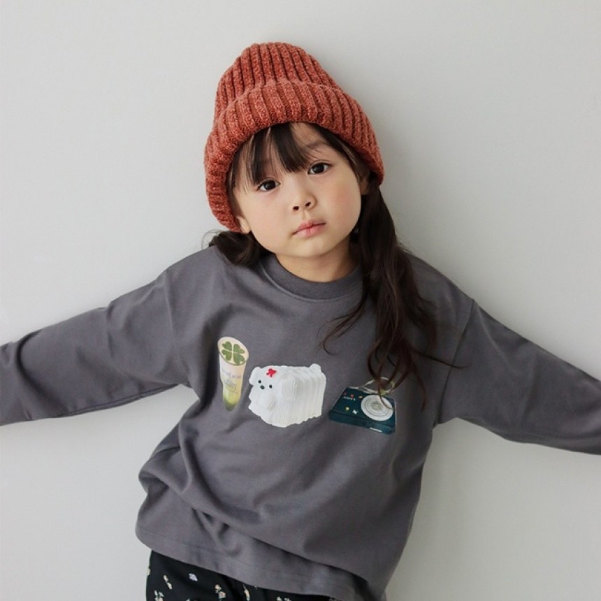 チャコールグレー