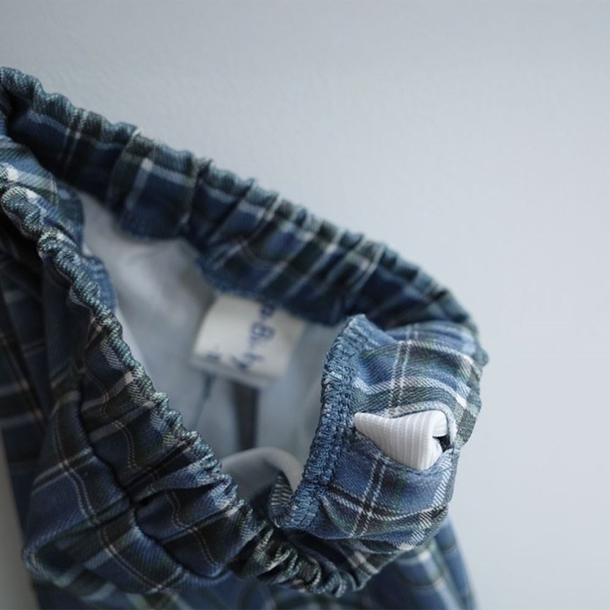 ネイビーブルー