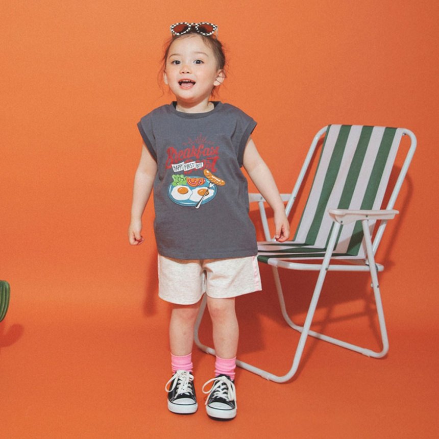 チャコールグレー