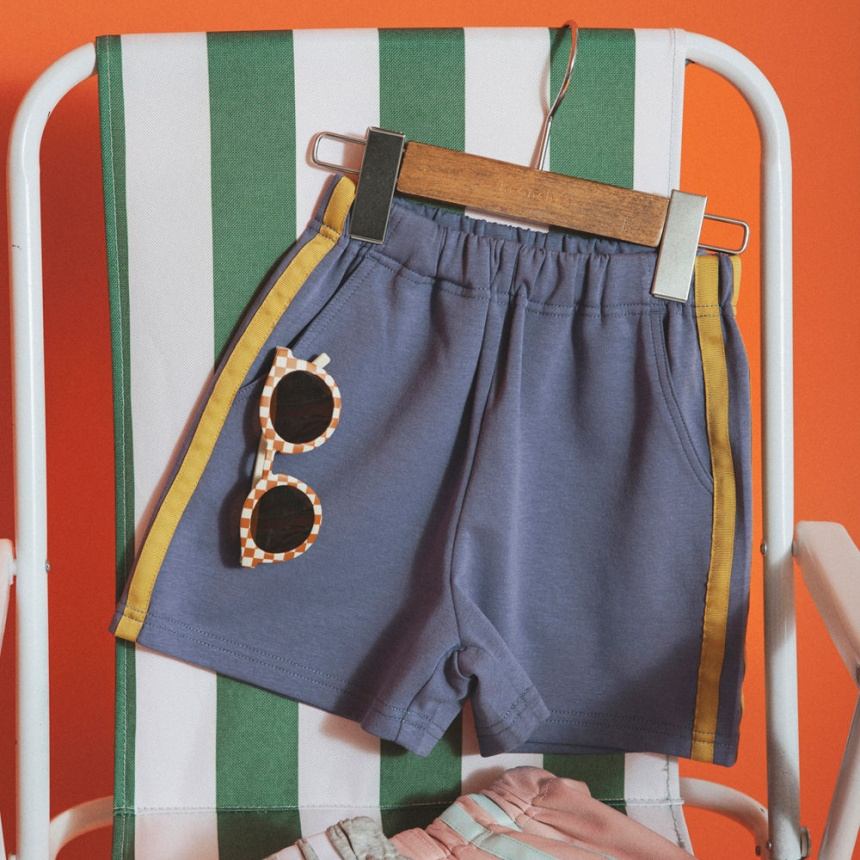 ネイビーブルー