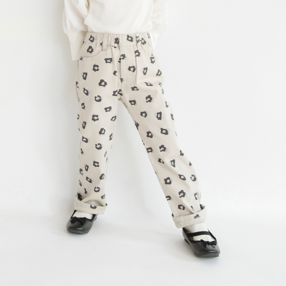 ライトベージュ