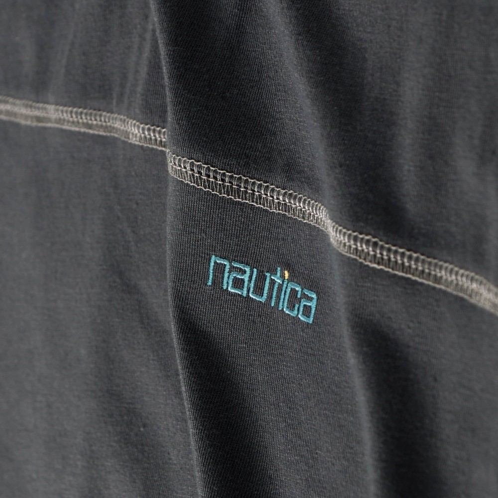 チャコールグレー