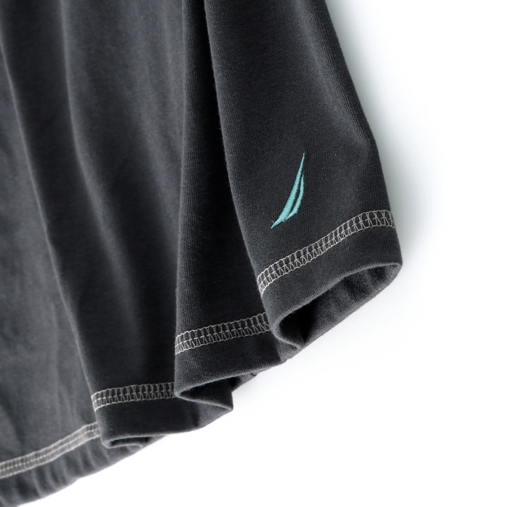 チャコールグレー