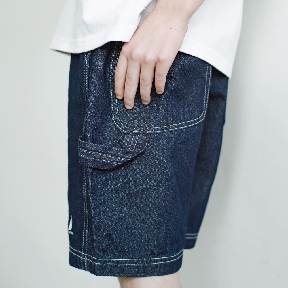 ネイビーブルー