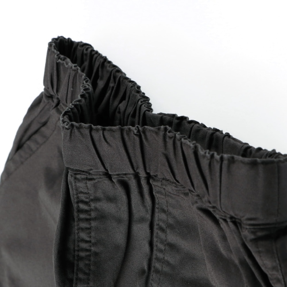 チャコールグレー