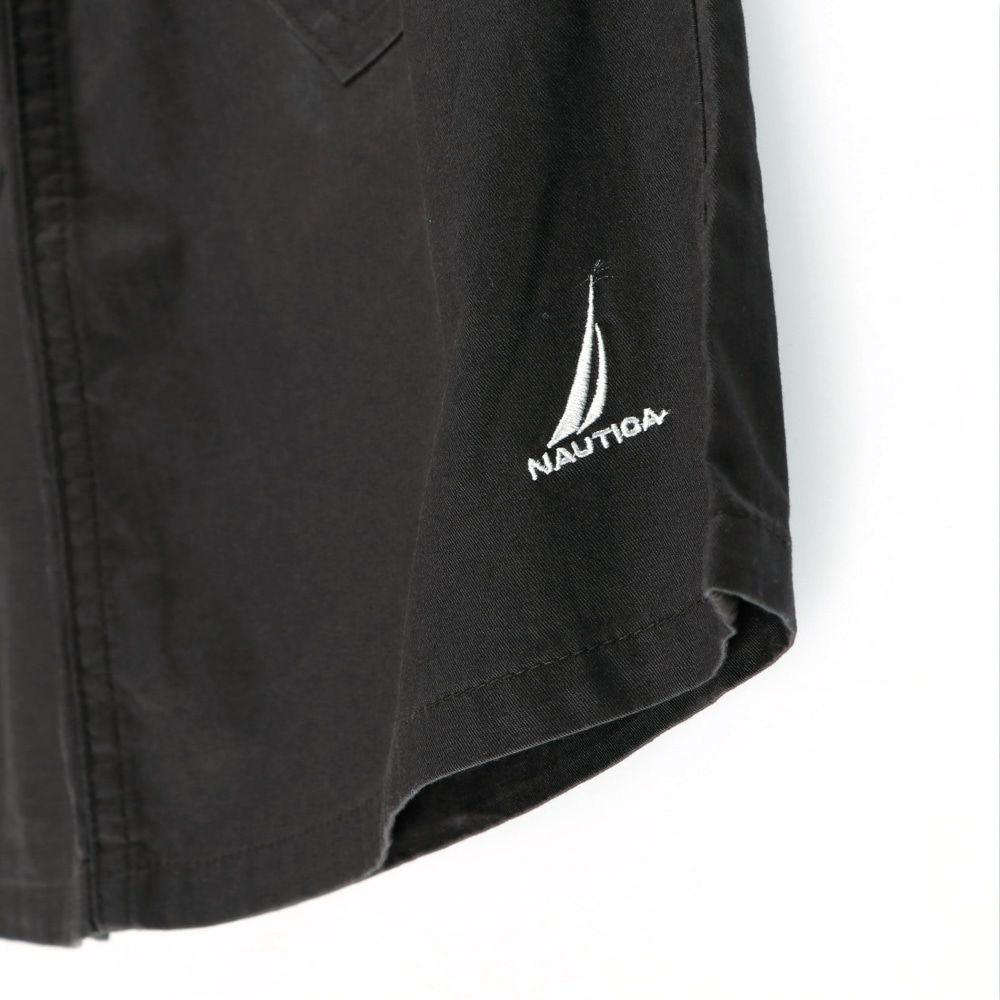 チャコールグレー