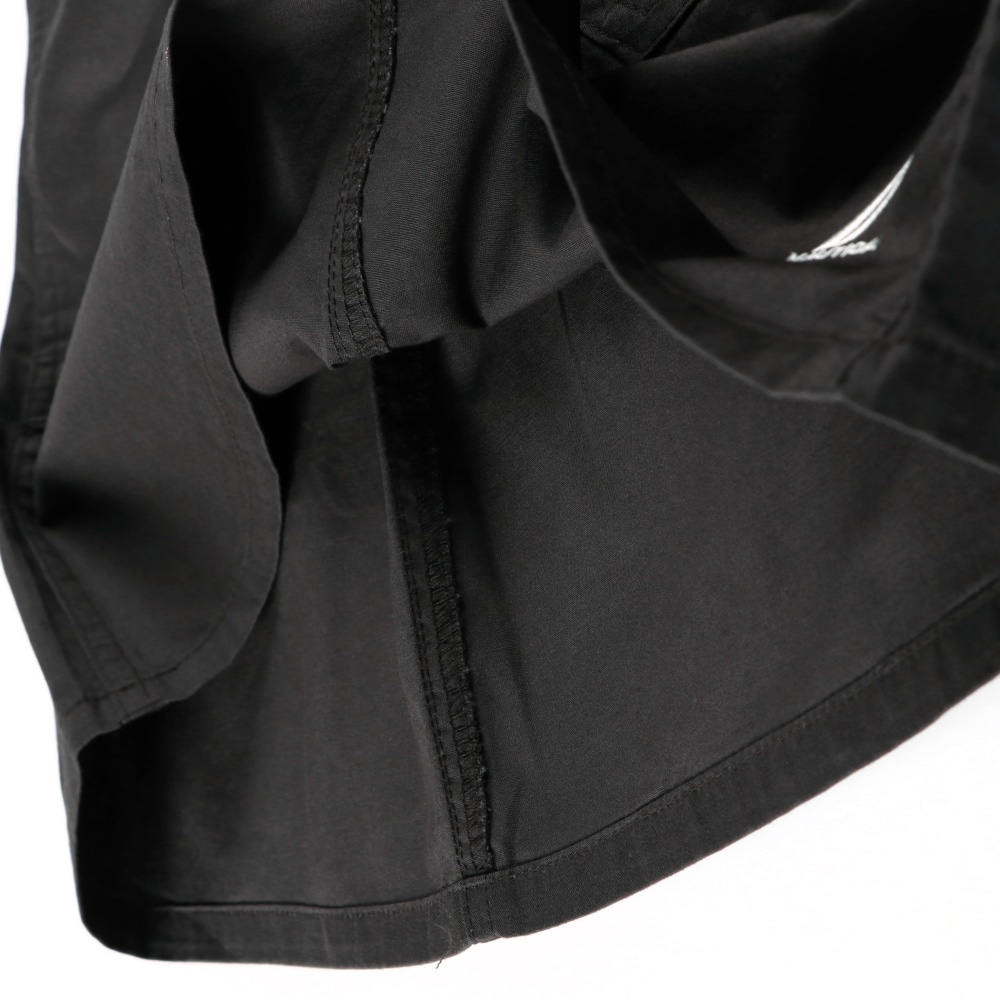 チャコールグレー